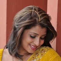 Nadeesha Hemamali Hot in Saree Pictures | Picture 73862